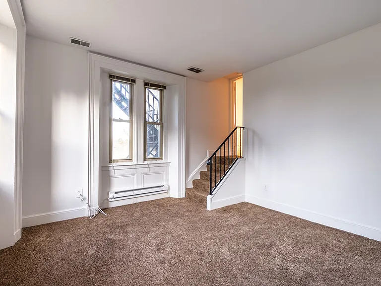1516 Warren St — Photo 15