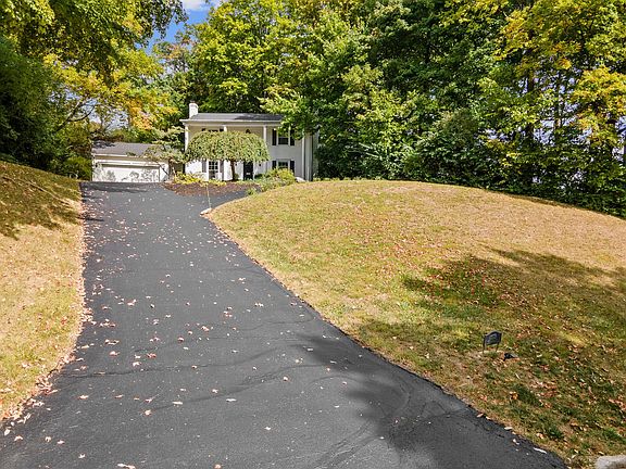 5th image of Westridge Dr