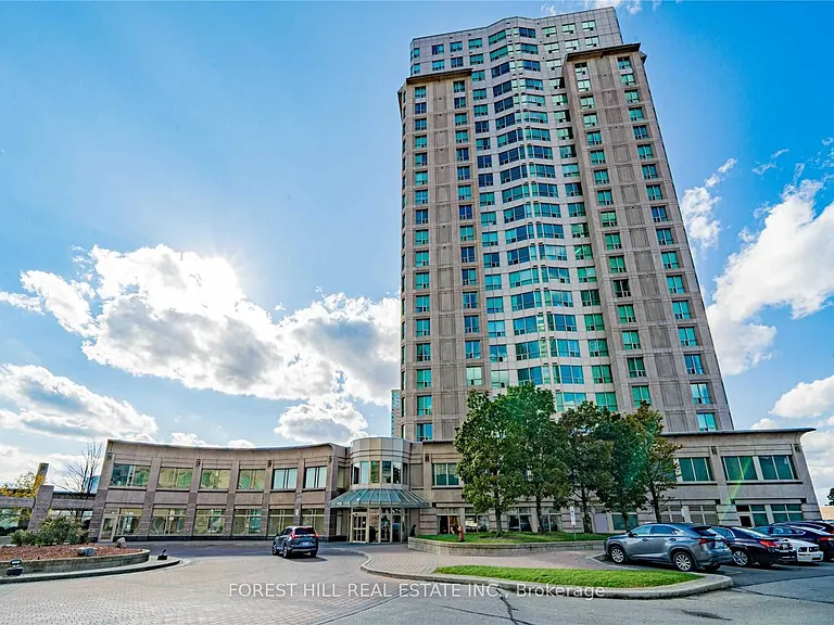 18 Lee Centre Dr #Penthouse 109 — Photo 1
