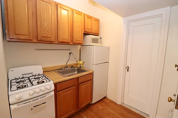 Rented by Corcoran | media 23