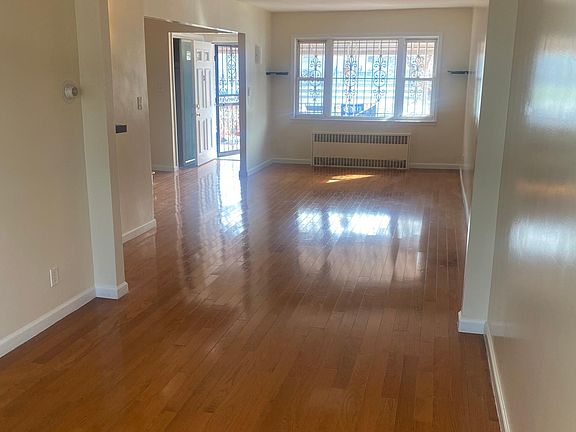 3rd image of 2315 Bronxwood Ave