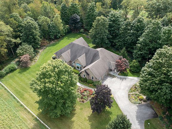 3rd image of 2065 W River Rd