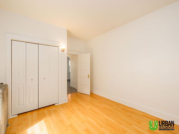 3rd image of 724 E Ermina Ave