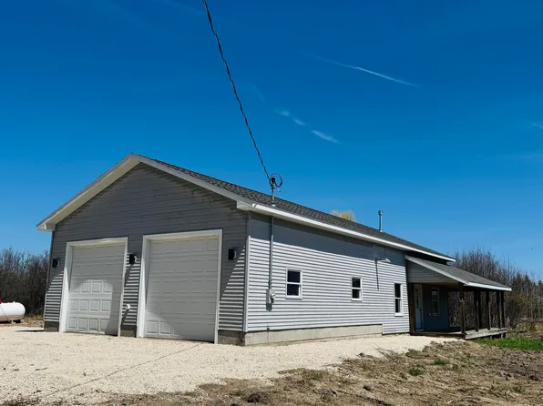 6597 S Riverside Dr, Sault Sainte Marie, MI 49783