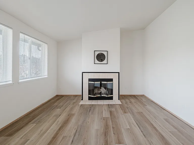 24_living room