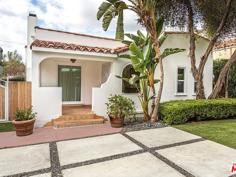 409 N Kilkea Dr — Photo 1