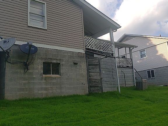 3rd image of 214 Sycamore Dr