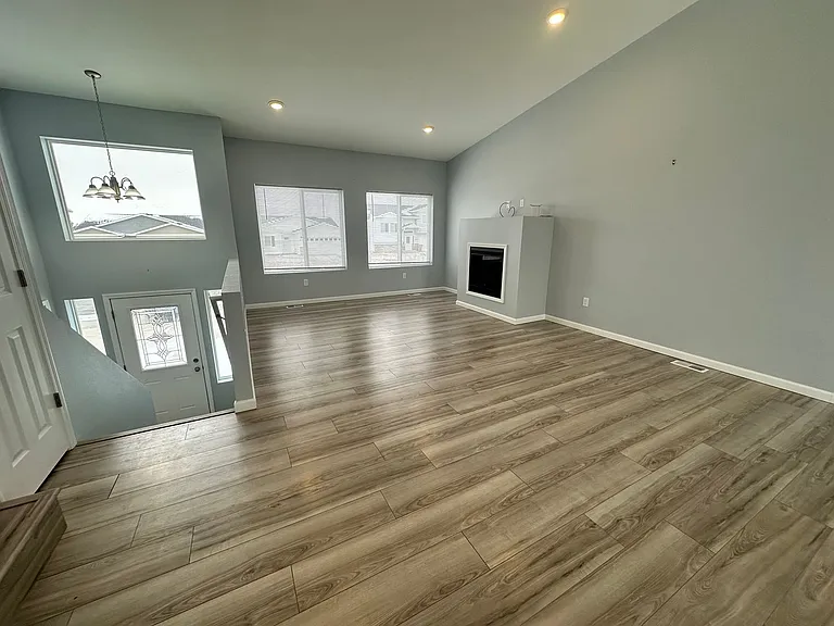 2513 Ivory St — Photo 8
