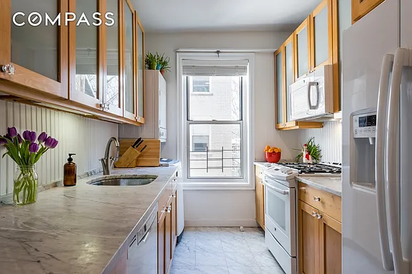 Sold by Compass | media 2