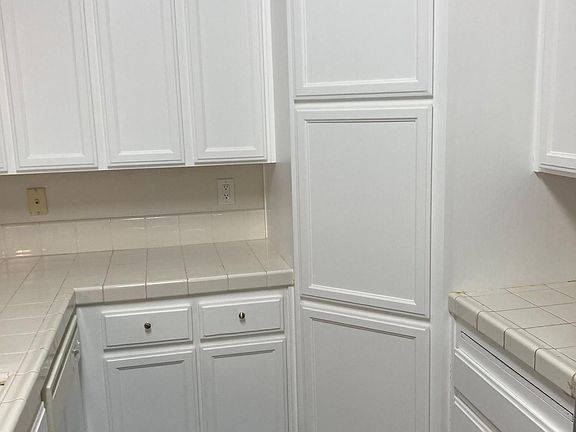 5th image of 545 W Deerwood Ln