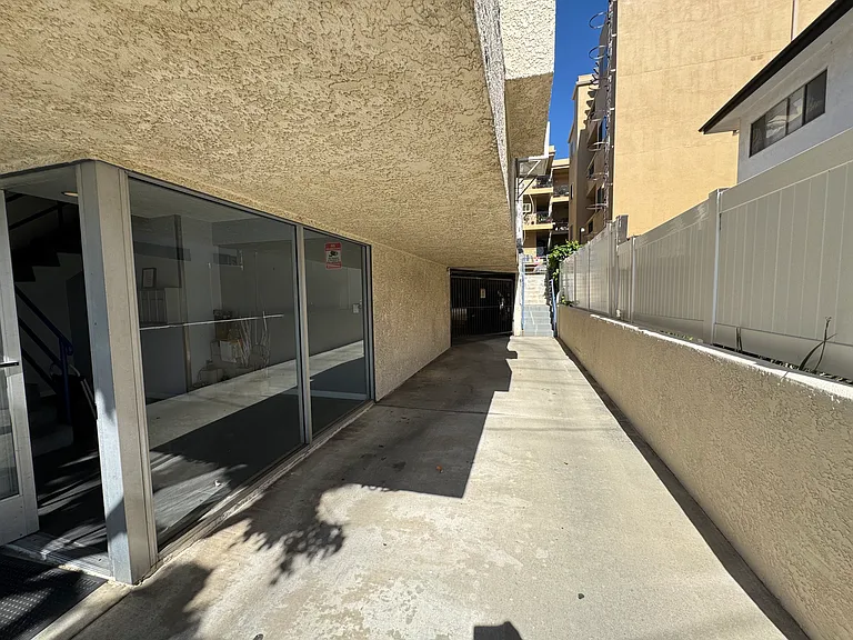 11615 Missouri Ave #2 — Photo 23