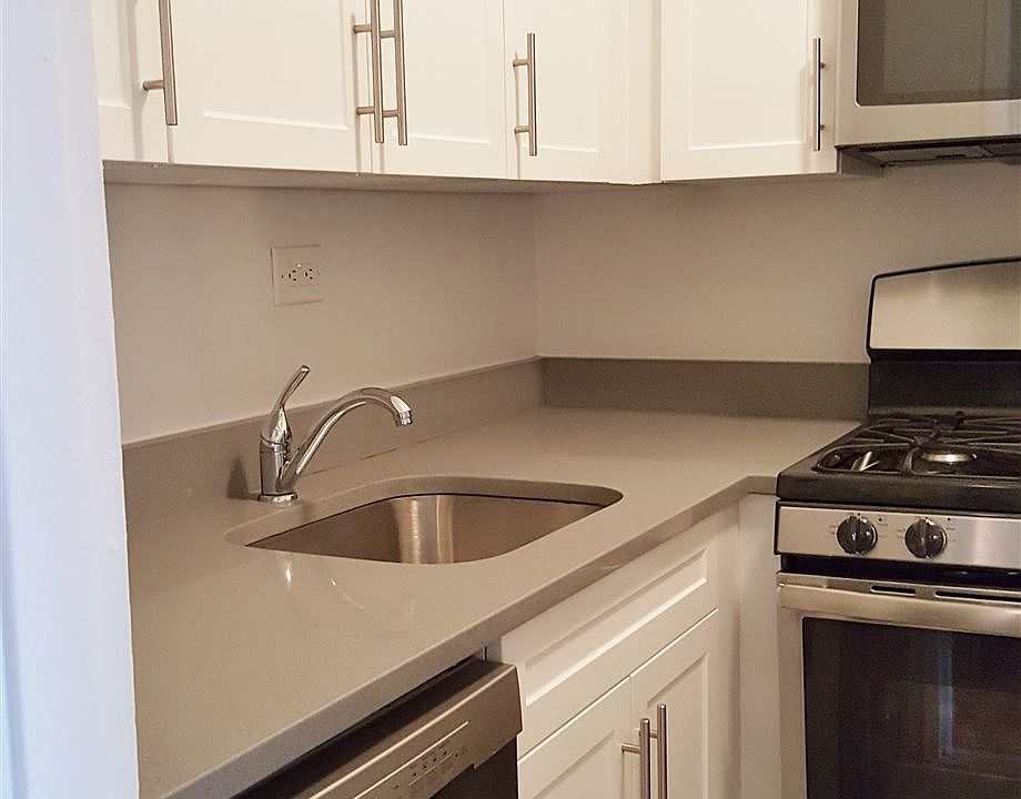 1st image of 3825 Greenpoint Ave
