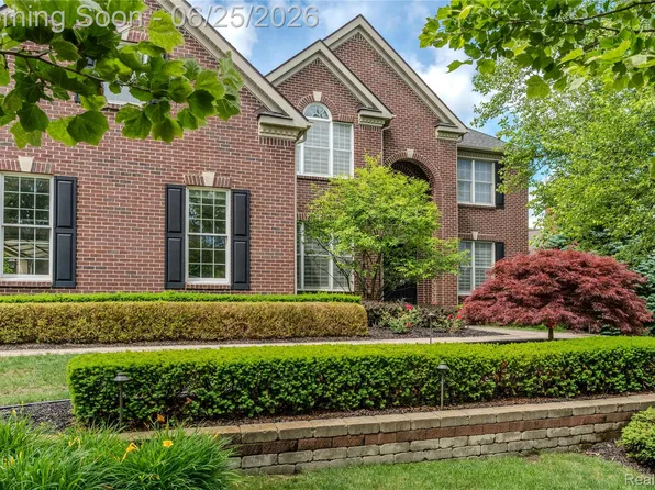 50719 Amesburg Dr, Novi, MI 48374