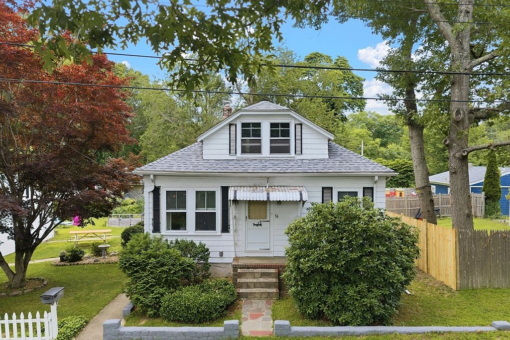 56 Hathaway Rd — Country Club of New Bedford