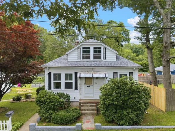 56 Hathaway Rd, Dartmouth, MA 02747