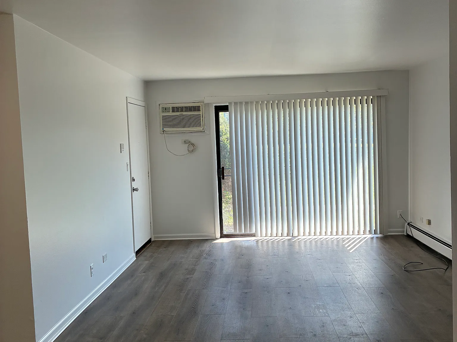 2 bed, 1000 sqft, $1,850 — Photo 3