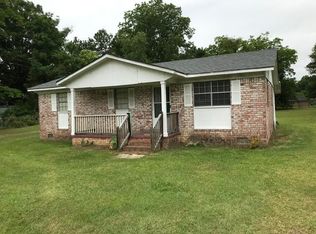 909 Berry St, Manning, SC 29102