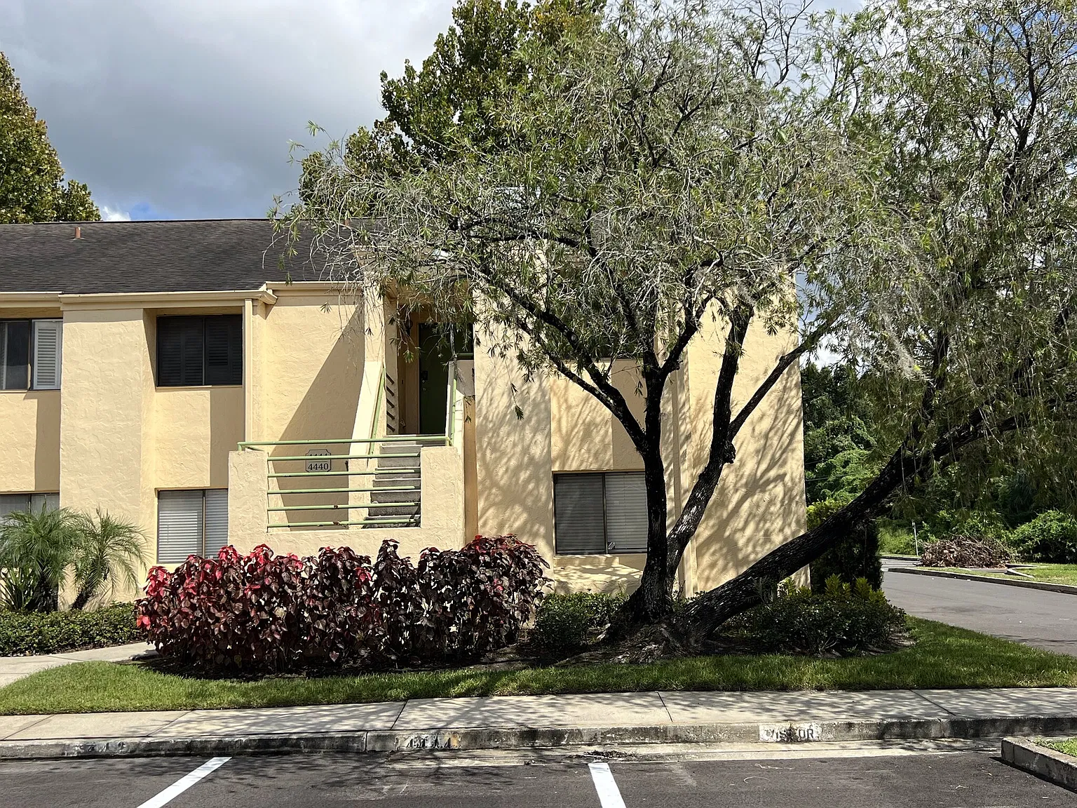 3 bed, 1278 sqft, $2,200 — Photo 1