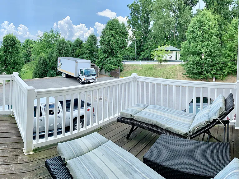 303 Treyson Ln — Photo 4