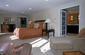 4th image of 300 Johnston Dr