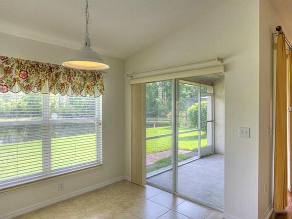 5th image of 29344 Crossland Dr
