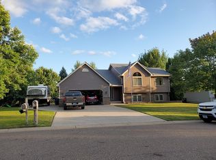 8302 174th St W, Lakeville, MN 55044