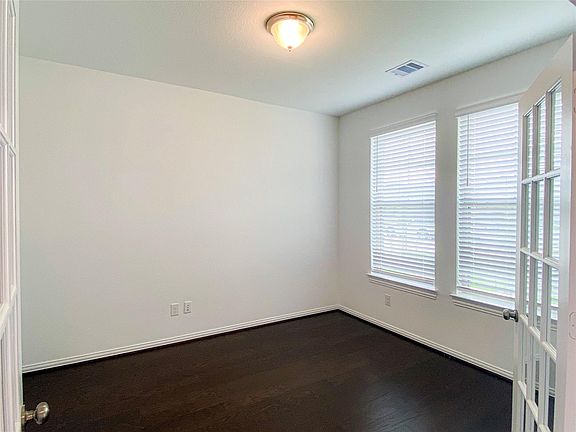 4th image of 31302 Whitfield Ct