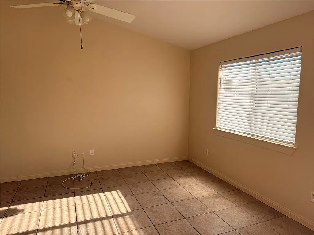3 bed, 1248 sqft, $2,000 — Photo 3