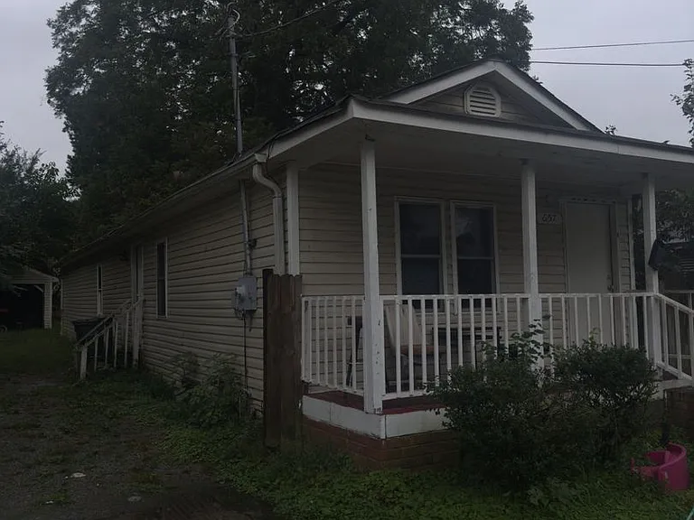 657 2nd Ave — Photo 3