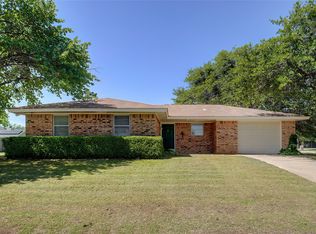 1508 Raborn Dr, Bowie, TX 76230