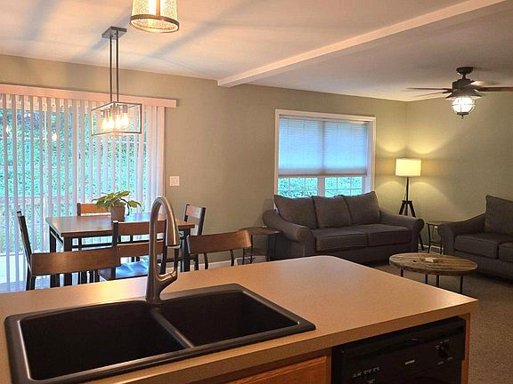 4th image of 704 Winding Ln