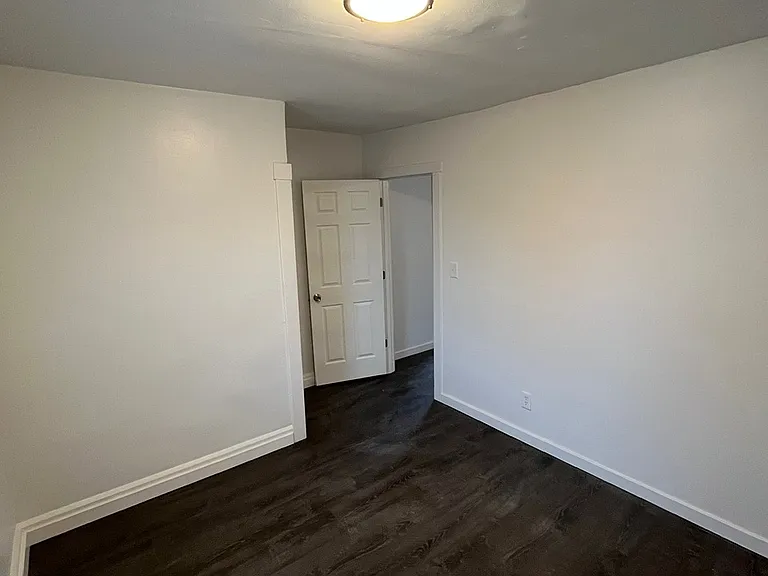 2100 Halstead Ave #4 — Photo 6