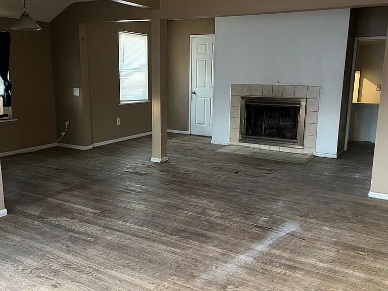 1041 Flora Ave — Photo 10
