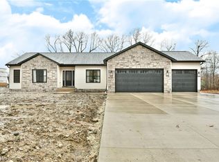 1208 Skyline Ln, Warren, OH 44484