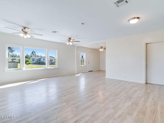 4th image of 4918 Alexis Dr