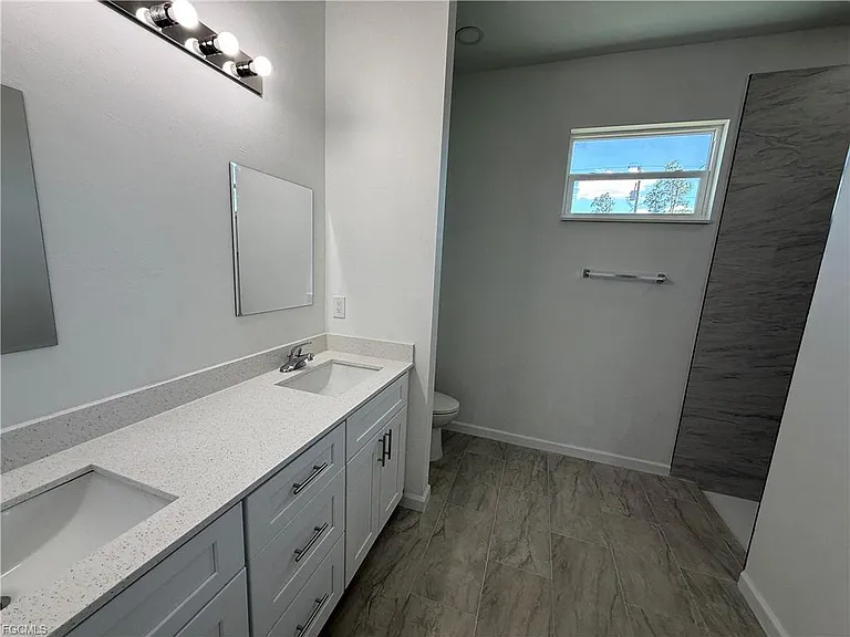 1115 Cove St E — Photo 8