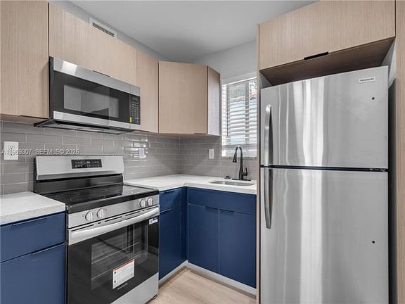 4th image of 3-560 NE 63rd St #3