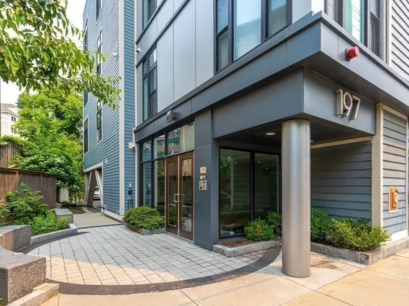 197 Washington St #307, Somerville, MA 02143