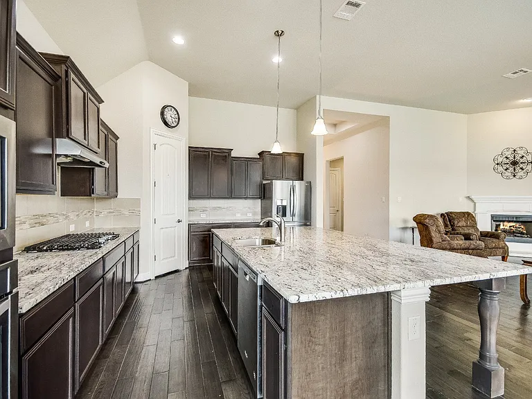 3925 Octavia Dr — Photo 9
