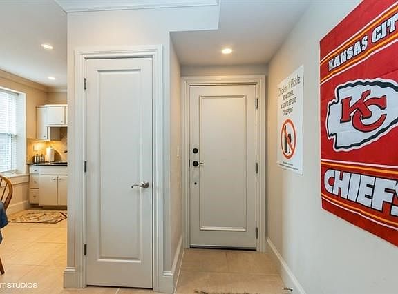 2nd image of 229 Ward Pkwy APT 504B