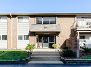 2300 Beau Monde Ln APT 206, Lisle, IL 60532