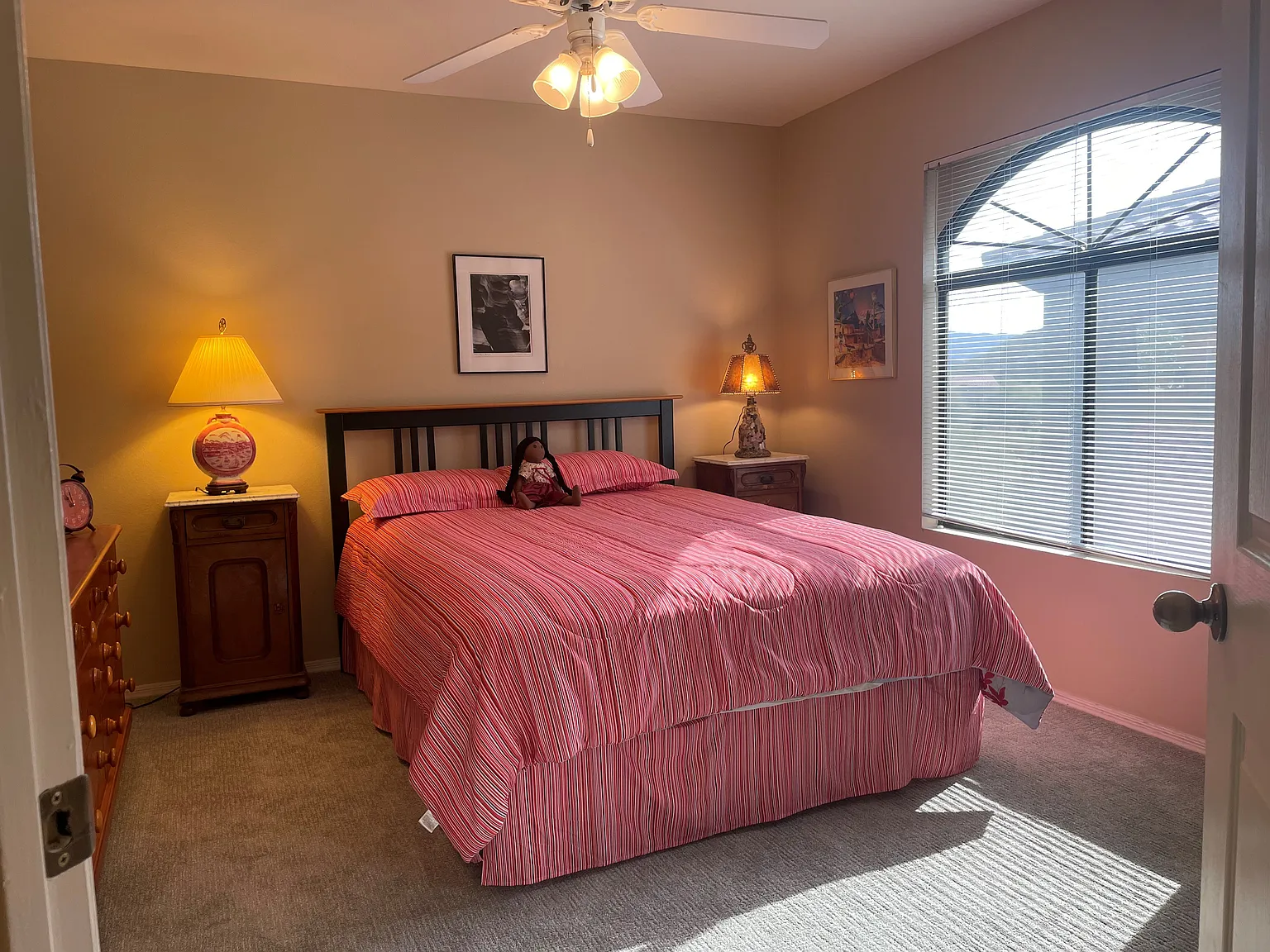 Fully Furnished Ventana Canyon Living — Photo 4