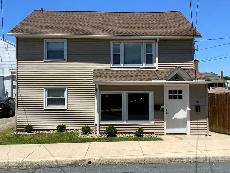 212 Cherry St — Photo 1