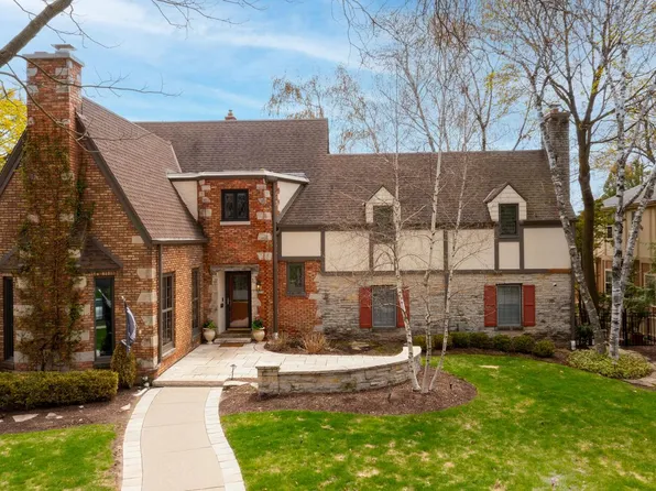 633 East Lake View AVENUE, Whitefish Bay, WI 53217