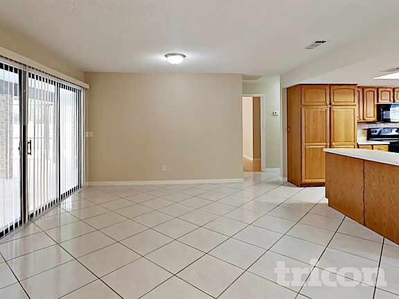 5th image of 2125 El Campo Ave