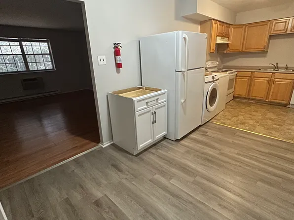 5303 Harding Hwy APT 107, Mays Landing, NJ 08330