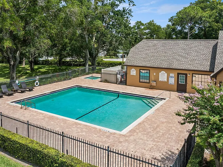 380 Lakepointe Dr #201 — Photo 23