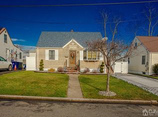 28 George St, Avenel, NJ 07001