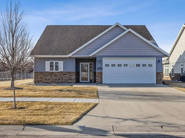 4304 37th Ave S, Fargo, ND 58104