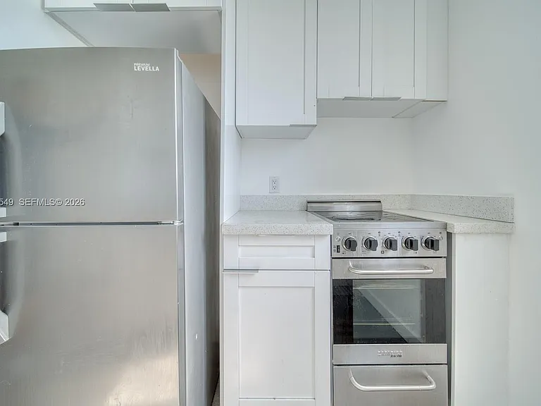 2352 SW 5th St #5 — Photo 6